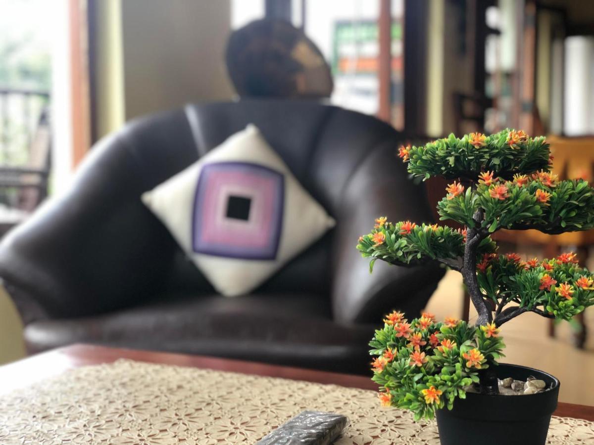 Jade Green Rest Inn 埃拉 外观 照片